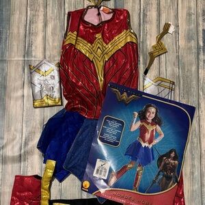 Girls Wonder Woman Costume for Kids (Sz: Small 4-6)